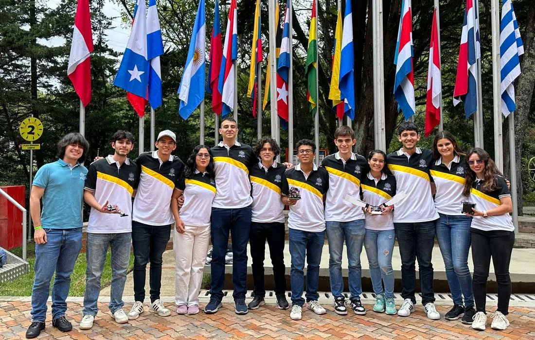 Club de Robótica de la Javeriana Cali tuvo una destacada participación en el torneo de robótica más grande de América