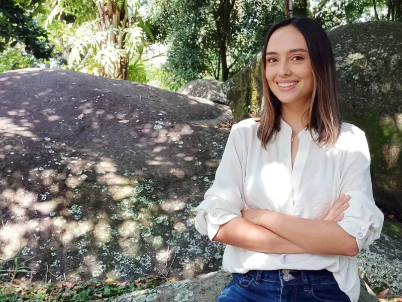 Valeria Esparza Silva, estudiante de séptimo semestre de Administración de Empresas Valeria Esparza Silva, estudiante de séptimo semestre de Administración de Empresas