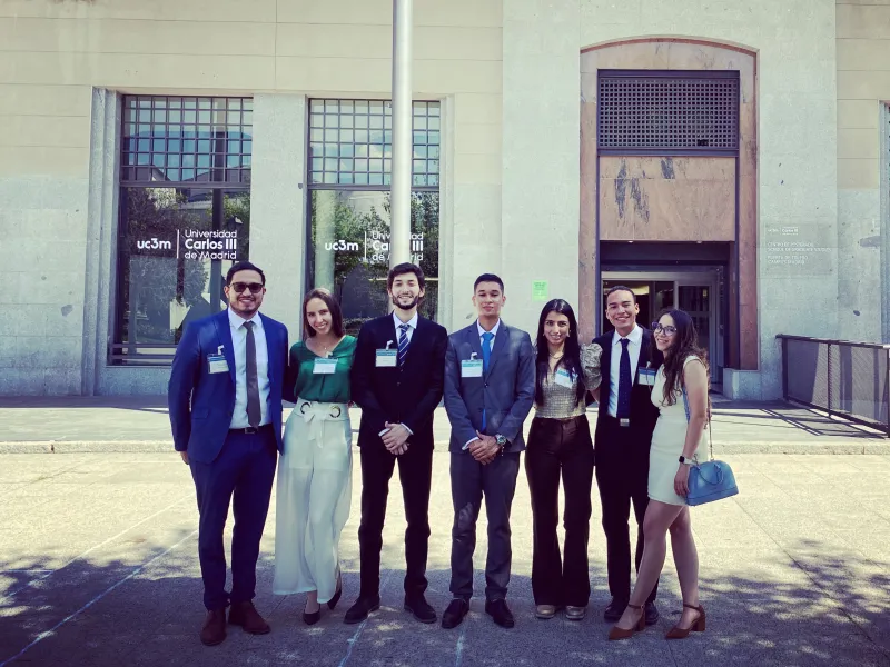 Estudiantes de Derecho en la competición internacional de arbitraje y derecho mercantil 