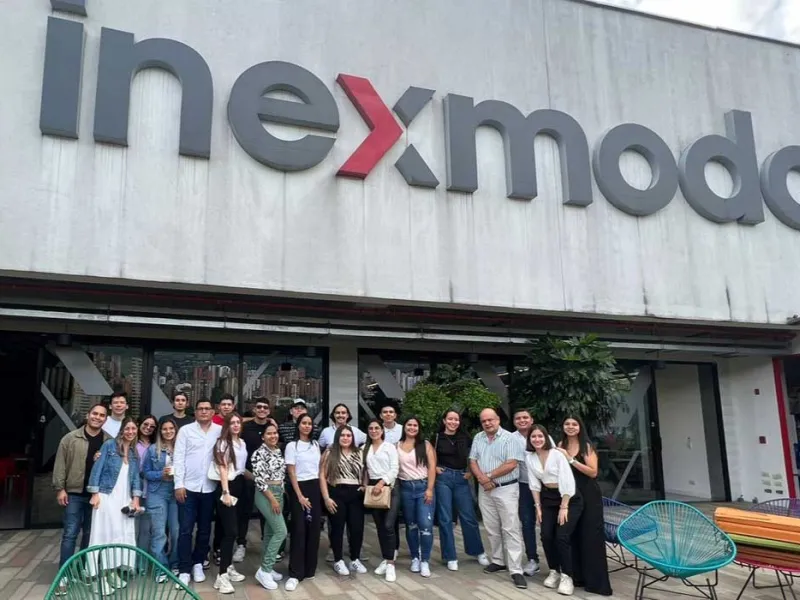 Estudiantes de Administración de Empresas realizaron visita académica a Medellín y Ruta N 