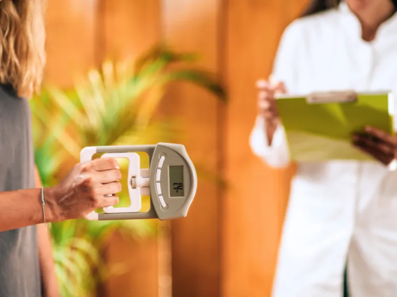 Estudio javeriano determina por primera vez valores de referencia de fuerza de agarre para evaluar la salud materna durante el embarazo Estudio javeriano determina por primera vez valores de referencia de fuerza de agarre para evaluar la salud materna durante el embarazo