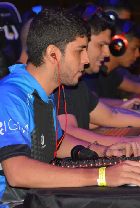 UGamer: primer evento de E-Sports, K-Pop y Cosplay en la Javeriana Cali El pasado 25 de febrero, más de 600 asistentes de la comunidad de la cultura Gamer contaron con un espacio en la Universidad Javeriana para celebrar su primer evento de E-Sports, K-Pop y Cosplay.